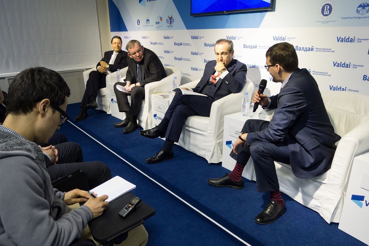 Стефан Рох, президент ILS Energy, Игорь Томберг, ведущий научный сотрудник Центра энергетических исследований ИМЭМО РАН, профессор, Джозеф Мифсуд, директор Лондонской школы дипломатии, профессор, Иван Тимофеев, программный директор Фонда развития и поддер