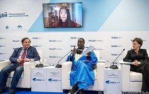 Дискуссия «Задачи деполитизации гуманитарного сотрудничества и культурных связей в современном мире»