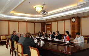 Делегация клуба «Валдай» провела встречу с представителями Центра изучения России Восточно-китайского педагогического университета