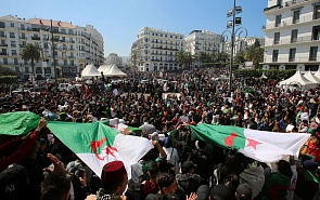 Алжир: сидение у Касбы