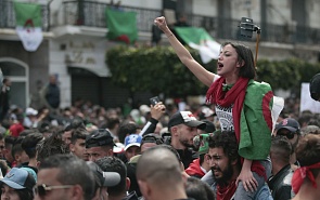 Атмосфера народного гнева. Как реагировать России на события в Алжире?